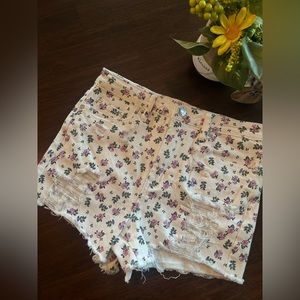 NYC MADDEN Floral Shorts